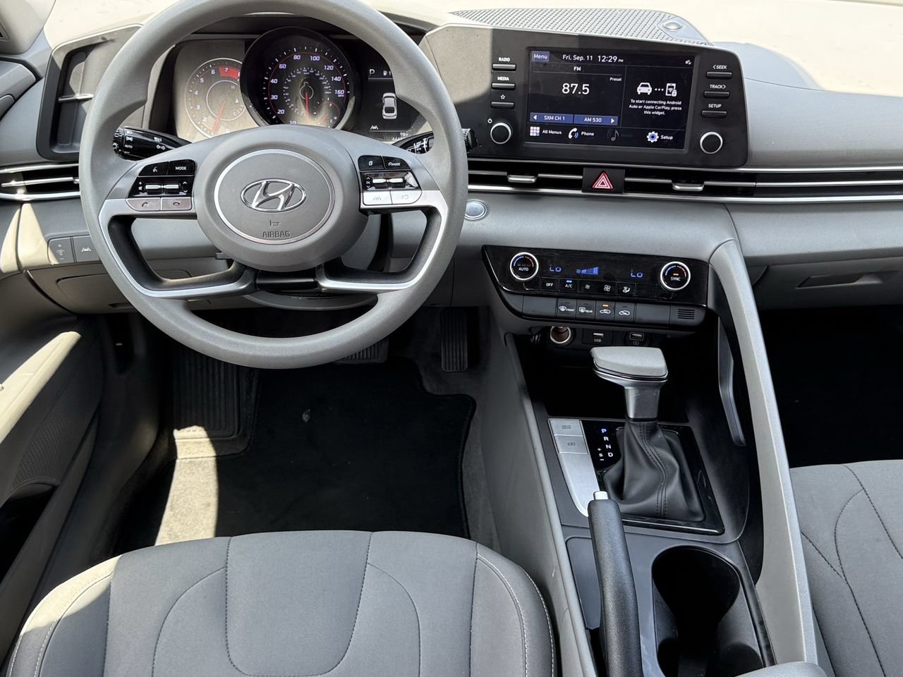 Used 2023 Hyundai Elantra SEL FWD image 10