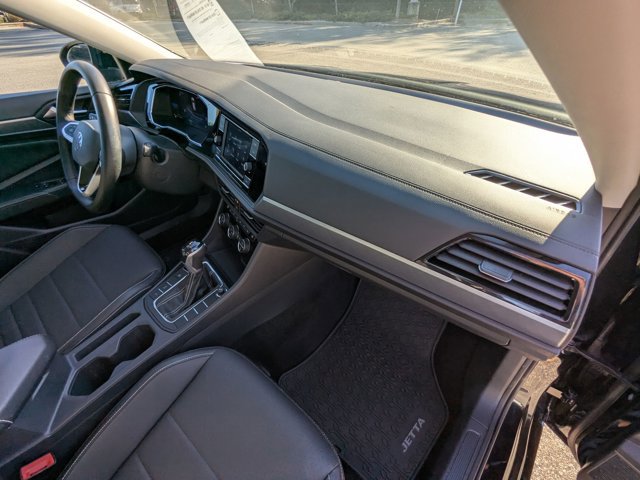 Used 2023 Volkswagen Jetta SE image 40