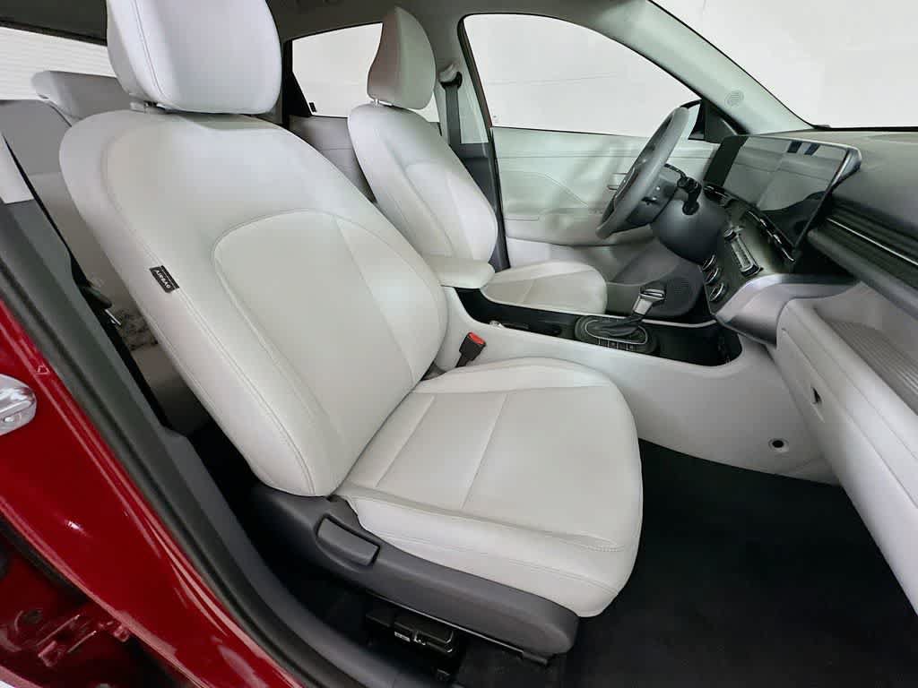 Used 2025 Hyundai Kona SE AWD/4WD image 14