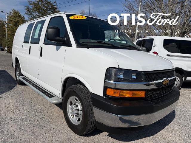 Used 2024 Chevrolet Express 2500 w/ Driver Convenience Package image 5