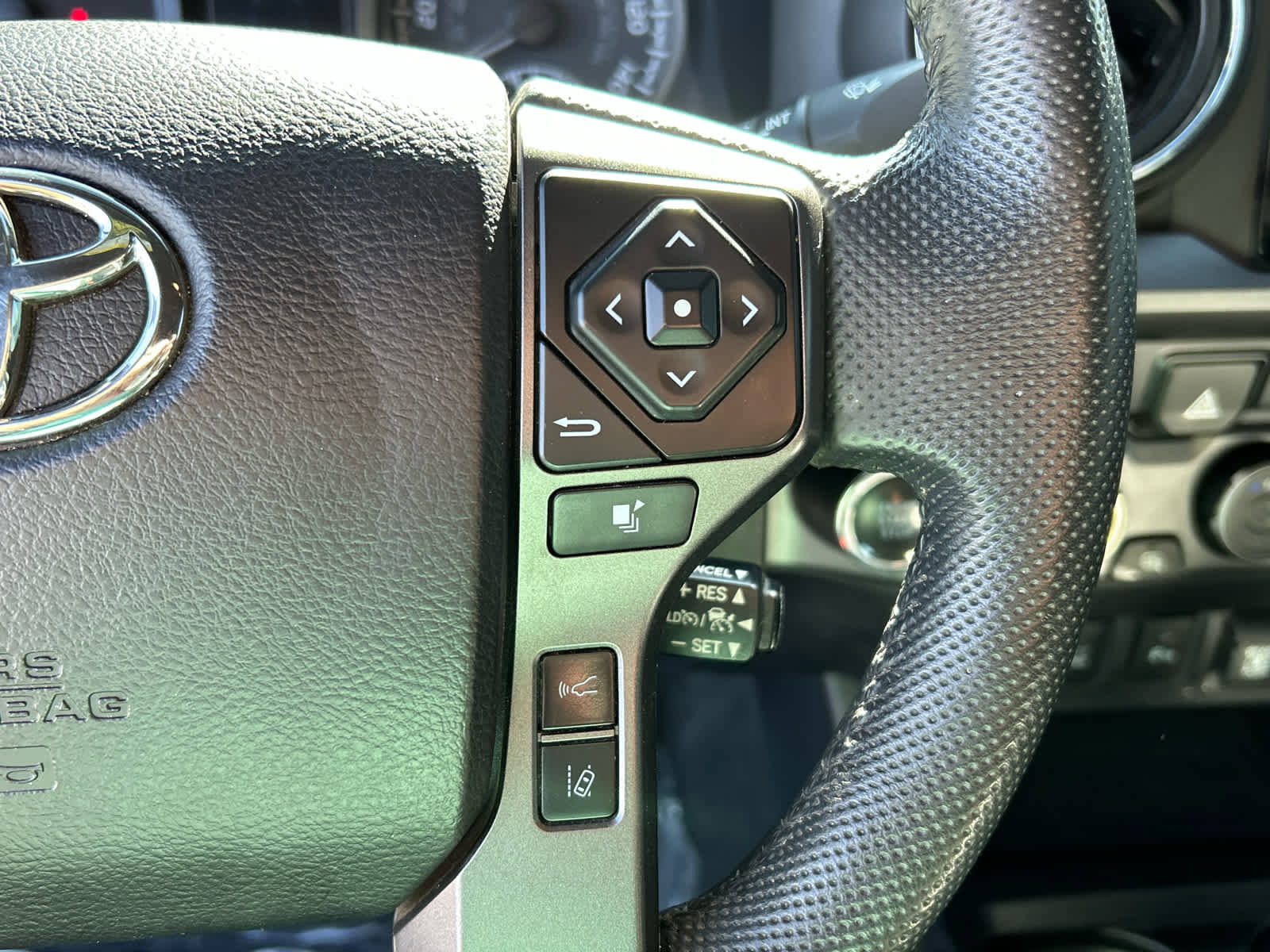 Used 2021 Toyota Tacoma TRD Off-Road image 37