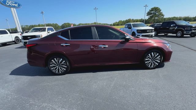 Used 2025 Nissan Altima 2.5 SV FWD image 9