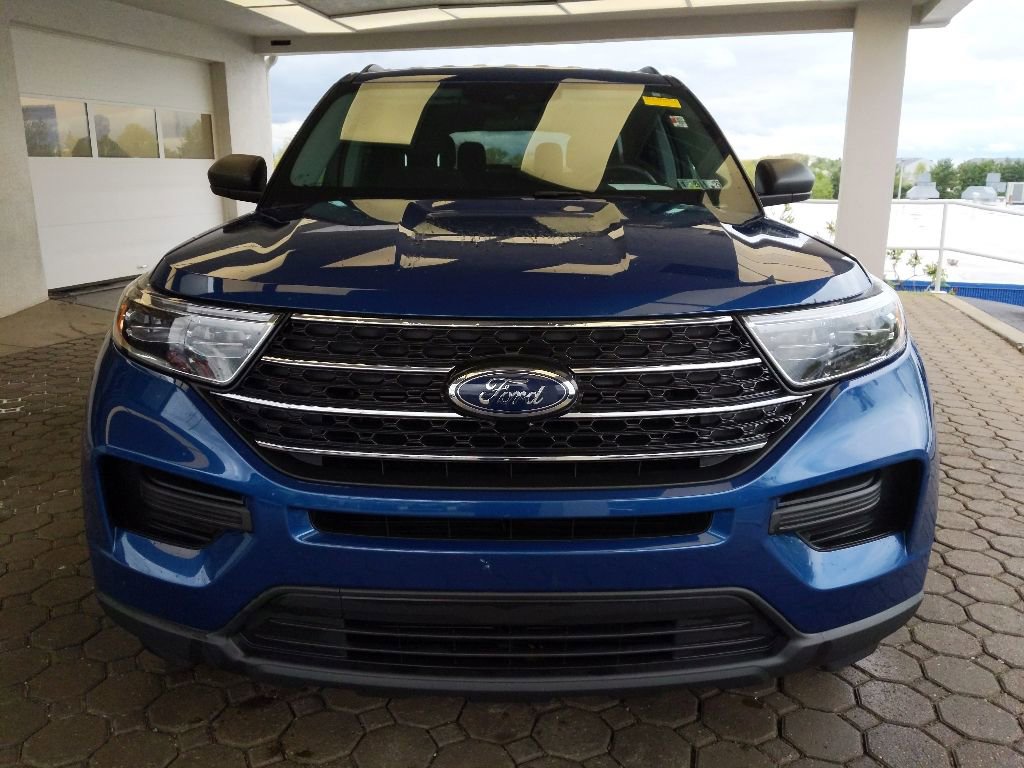 Certified 2023 Ford Explorer XLT AWD/4WD image 2