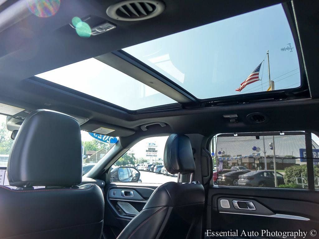 Certified 2025 Ford Explorer ST AWD/4WD image 13
