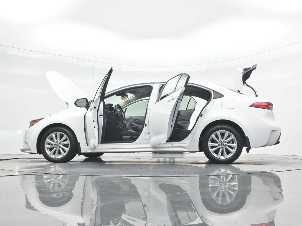 Used 2025 Toyota Corolla LE w/ LE Premium Package FWD image 45