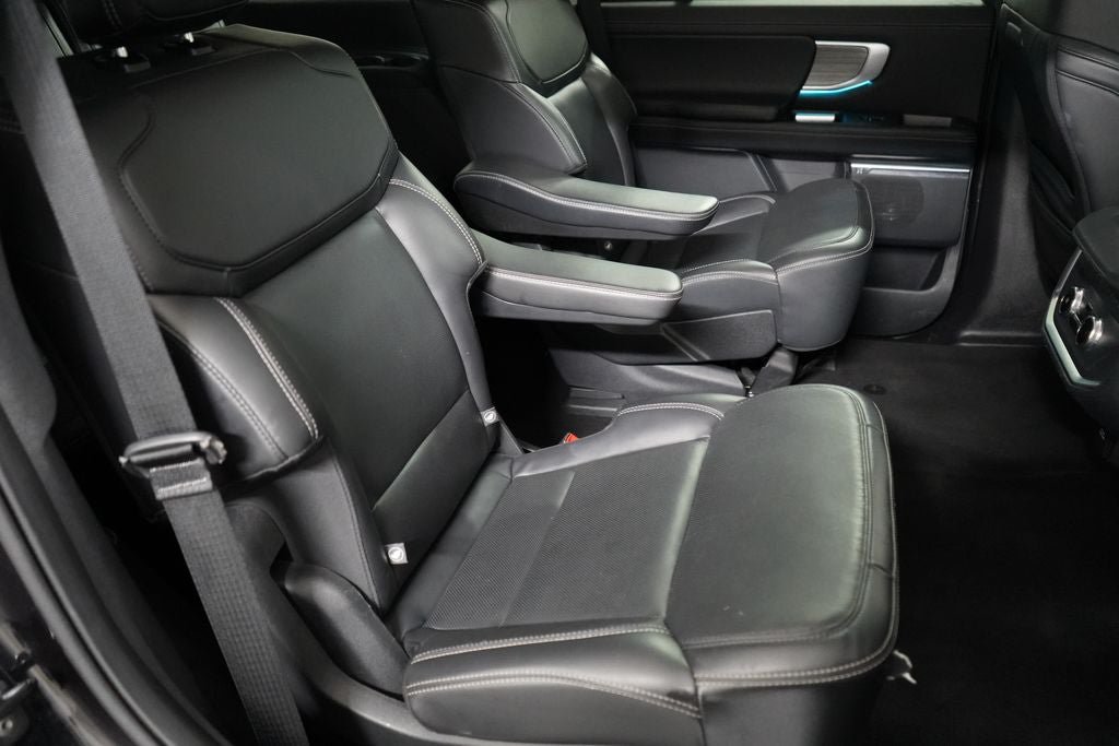 Certified 2025 Ford Expedition Platinum AWD/4WD image 22