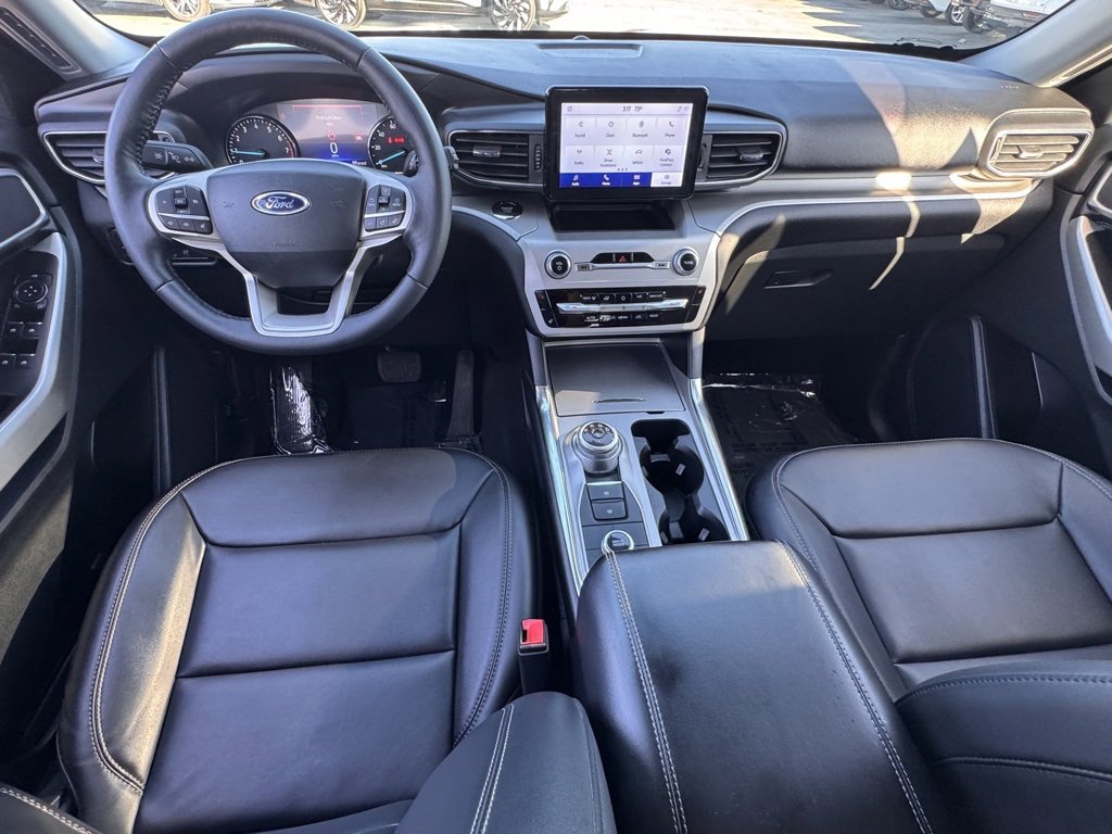 Certified 2022 Ford Explorer XLT w/ Equipment Group 202A image 27