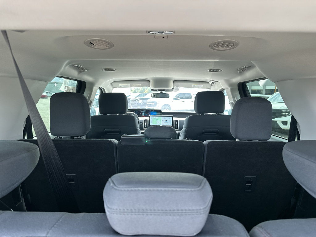 Certified 2025 Ford Expedition Active AWD/4WD image 21