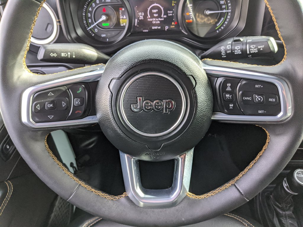 Used 2024 Jeep Wrangler Unlimited Sahara w/ Technology Group AWD/4WD image 11