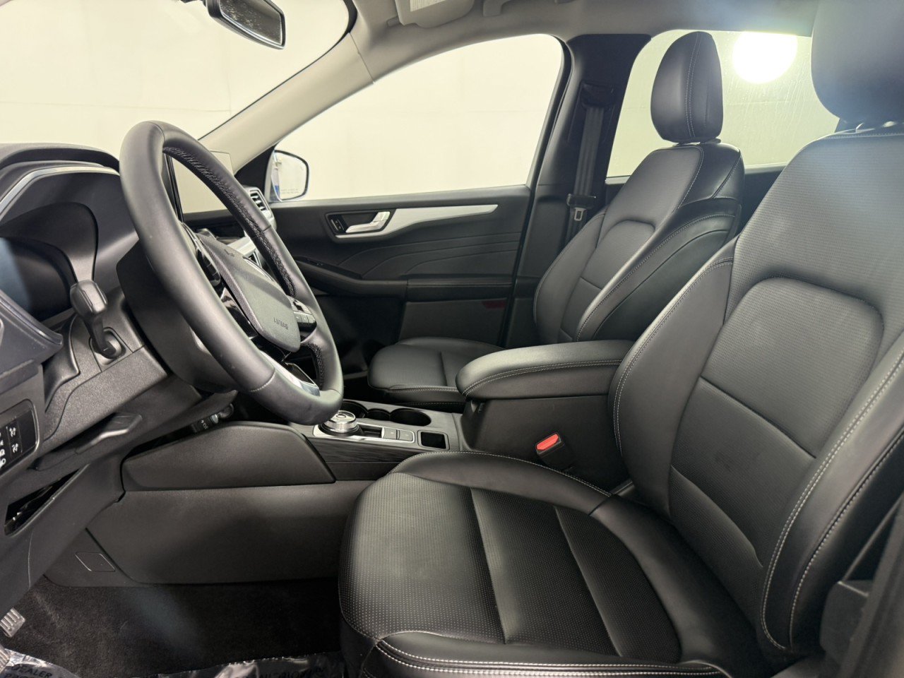 Certified 2025 Ford Escape Platinum AWD/4WD image 14