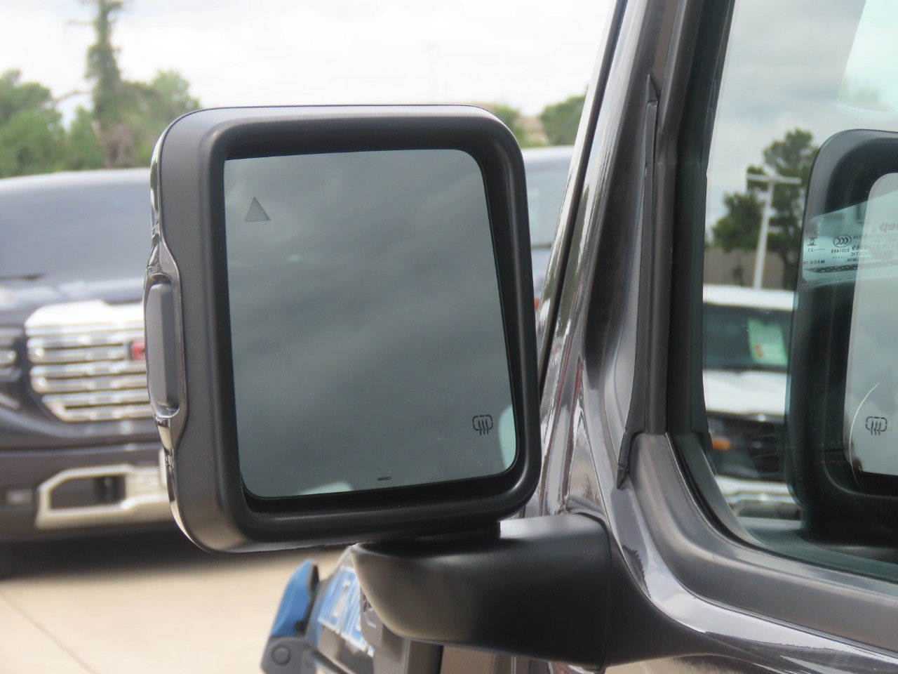 Used 2021 Jeep Wrangler Unlimited Sahara AWD/4WD image 18