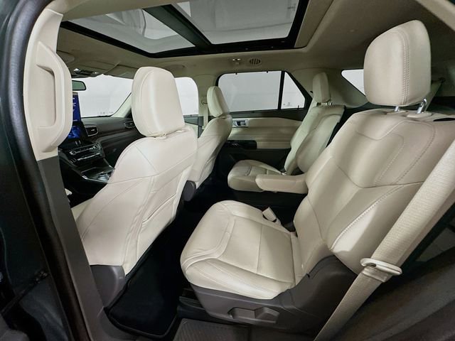 Certified 2023 Ford Explorer Platinum image 33