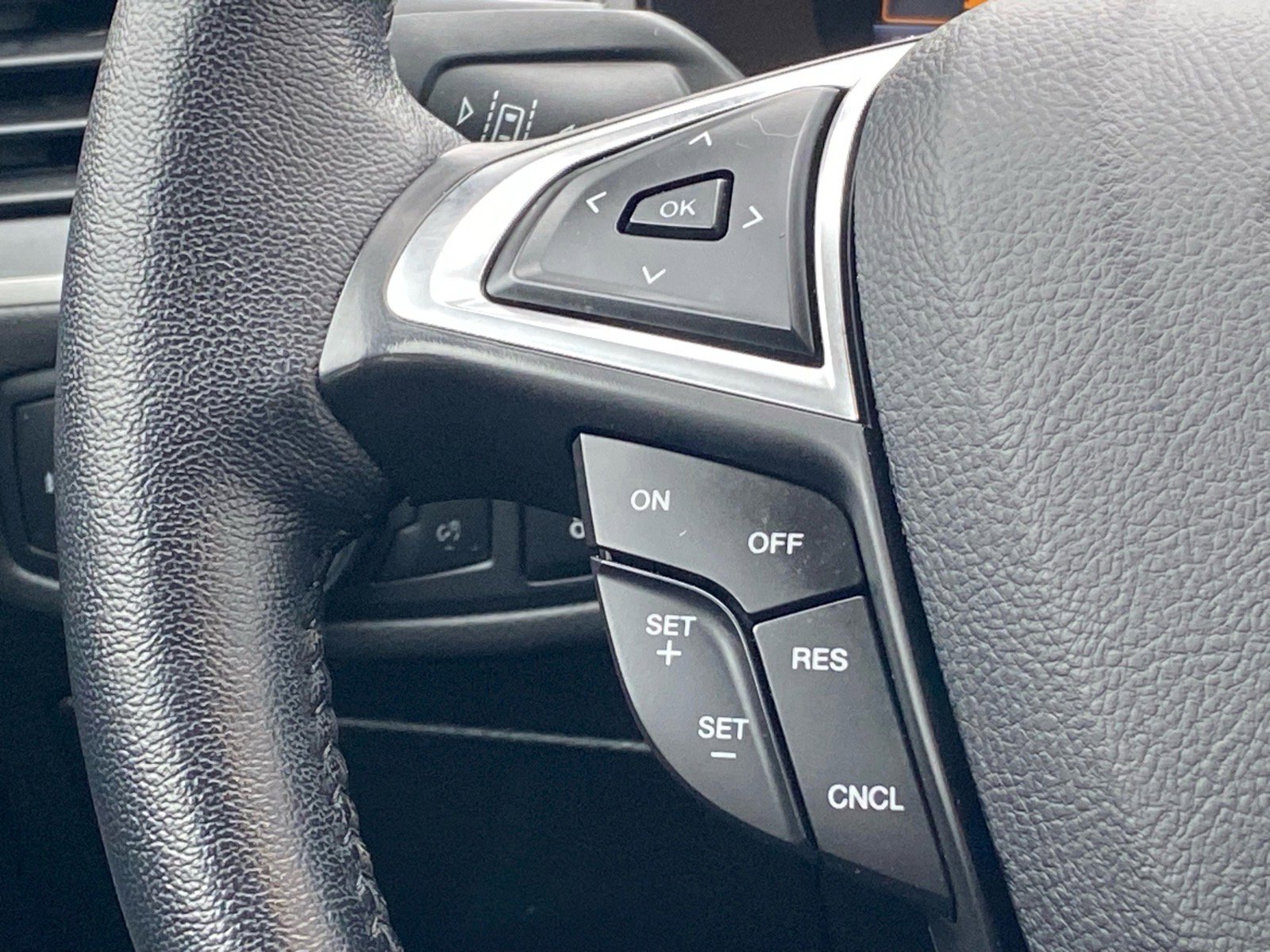 Certified 2022 Ford Edge SEL w/ Convenience Package AWD/4WD image 8