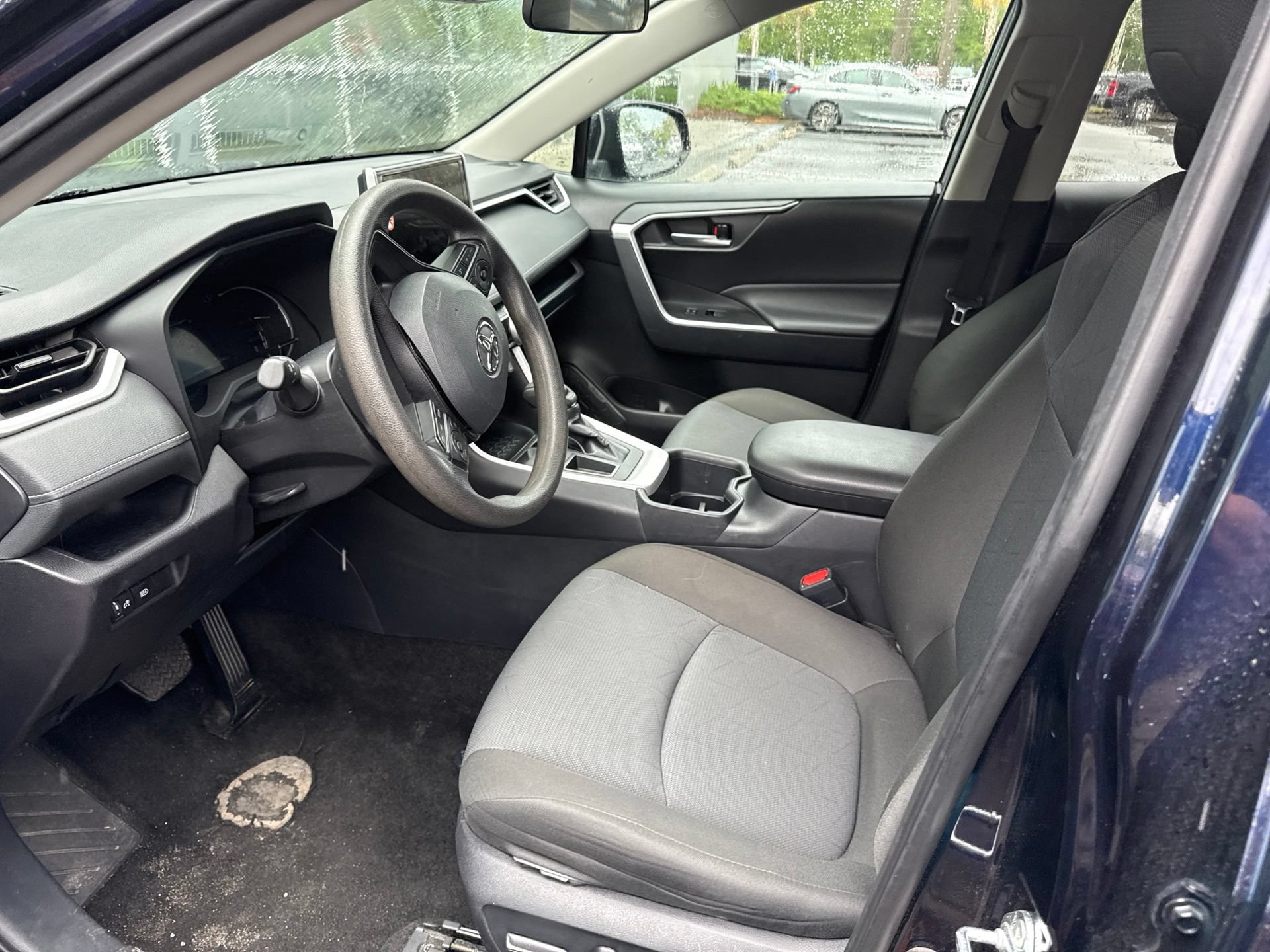Used 2025 Toyota RAV4 XLE FWD image 12