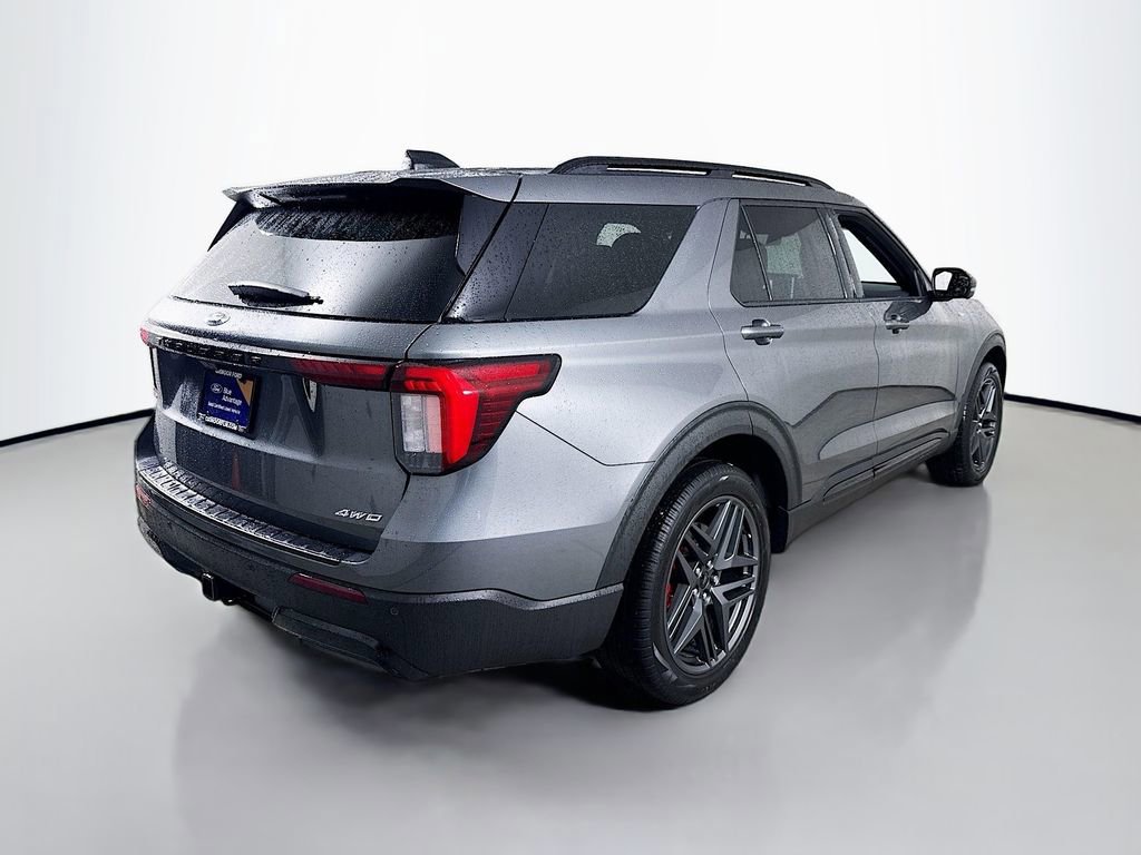 Certified 2025 Ford Explorer ST-Line w/ Premium Package image 5