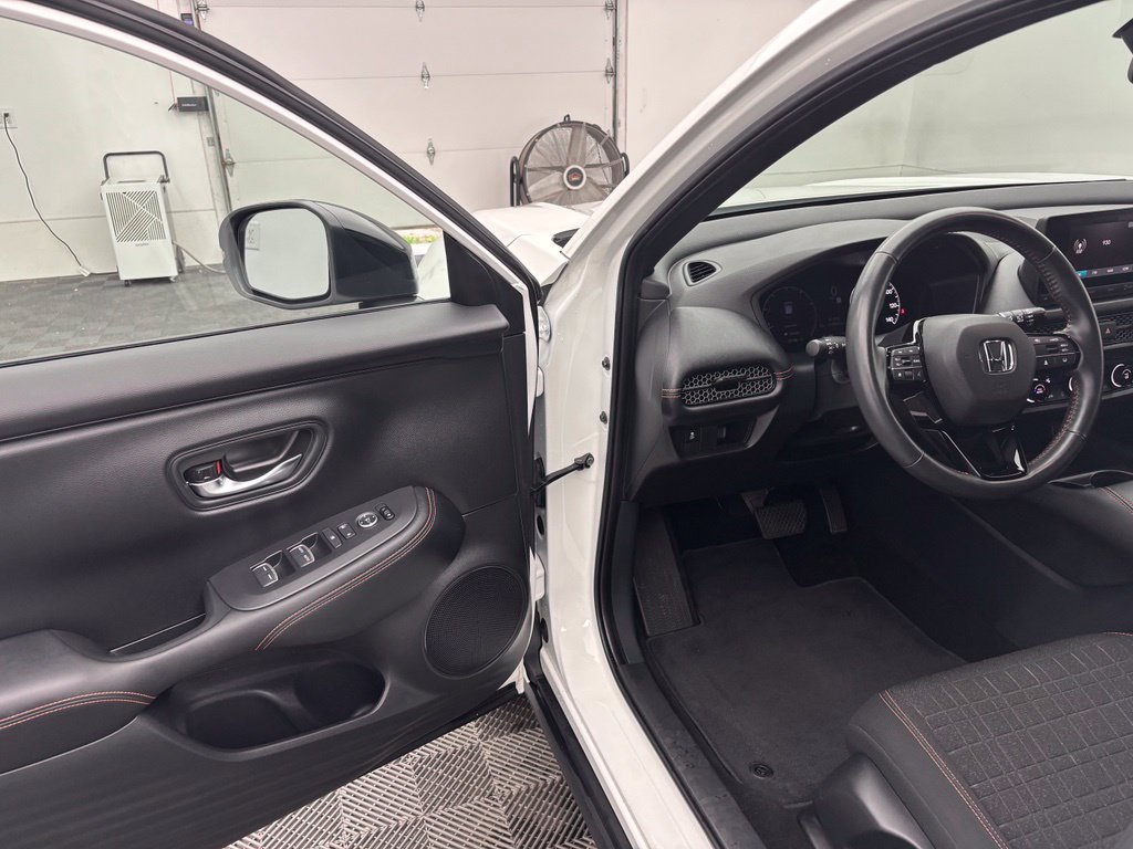 Used 2023 Honda HR-V Sport image 15