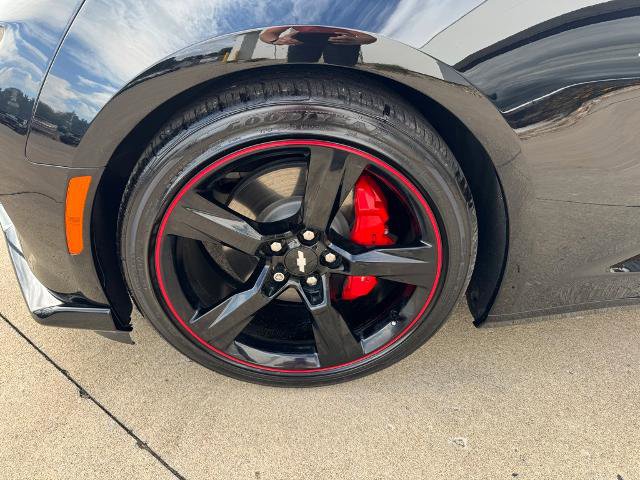 Used 2022 Chevrolet Camaro LT w/ RS Package image 10