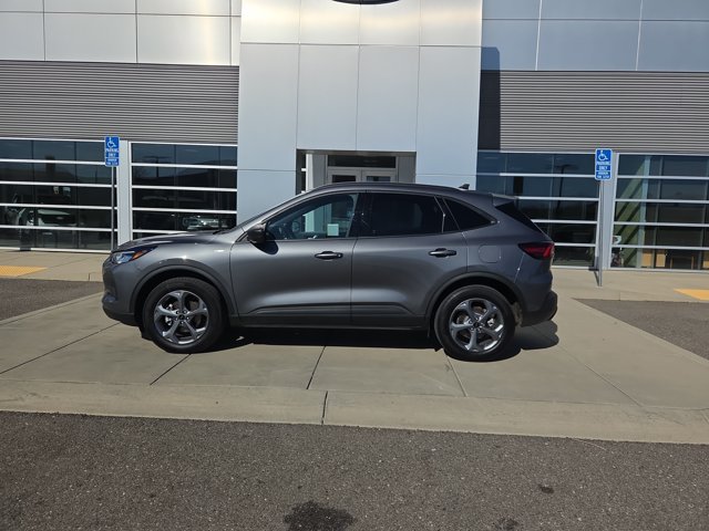 Certified 2025 Ford Escape ST-Line AWD/4WD image 2
