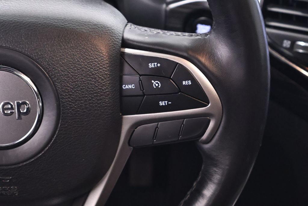 Used 2020 Jeep Grand Cherokee Altitude AWD/4WD image 23