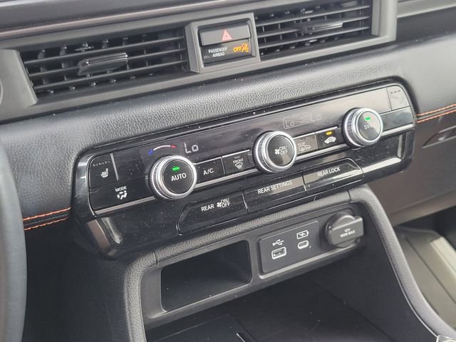 Used 2025 Honda Pilot TrailSport image 18
