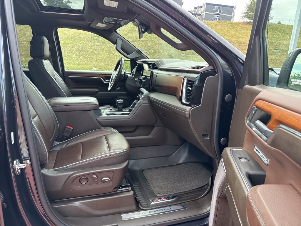 Used 2023 GMC Sierra 1500 Denali AWD/4WD image 28