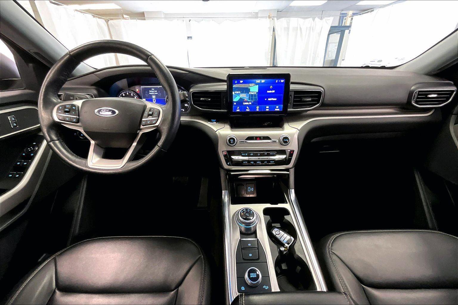 Certified 2022 Ford Explorer XLT w/ Equipment Group 202A image 14