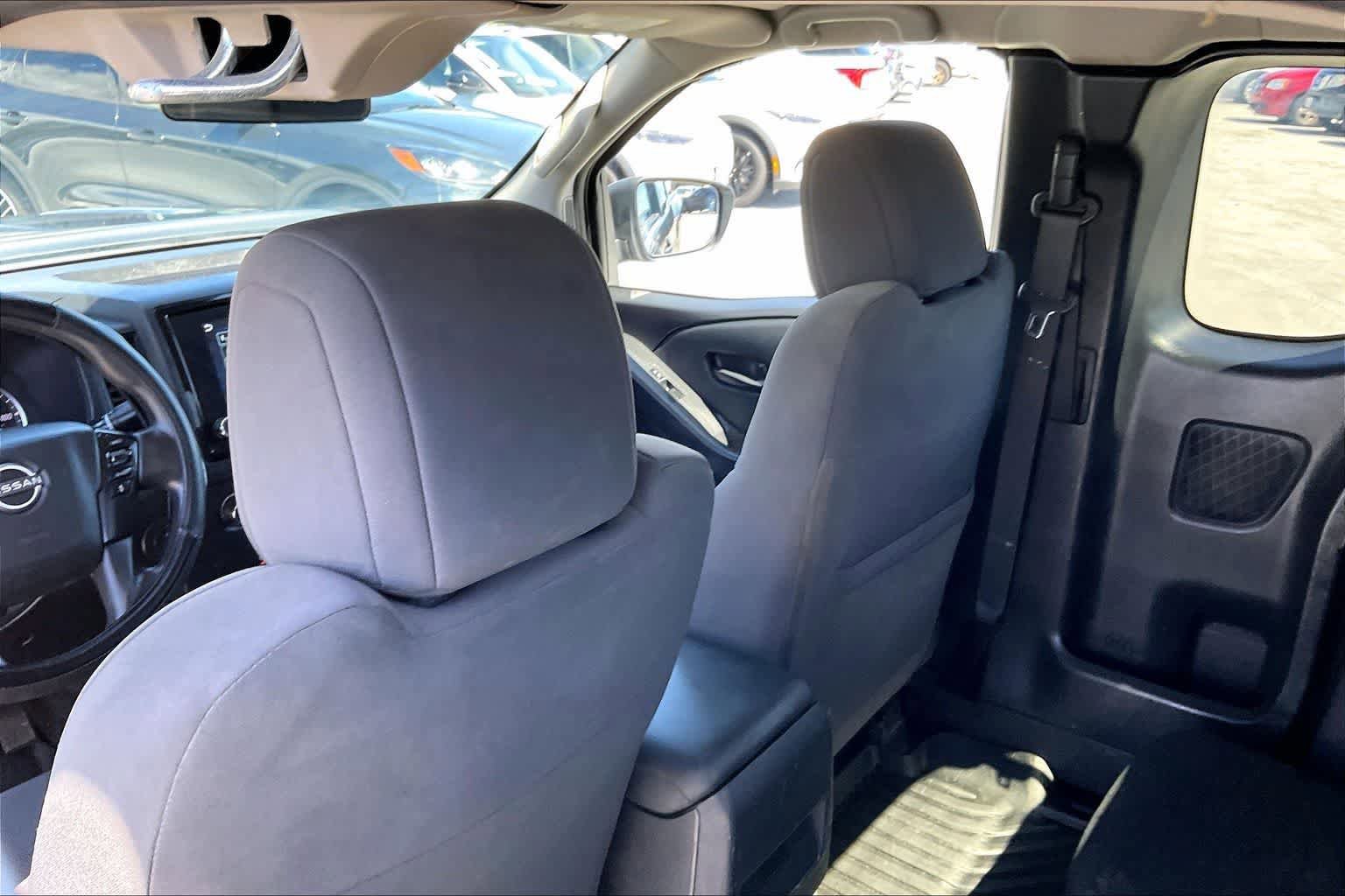 Used 2022 Nissan Frontier S w/ Technology Package RWD image 12