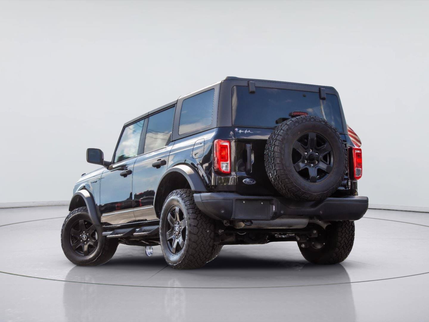 Certified 2023 Ford Bronco Black Diamond AWD/4WD image 3