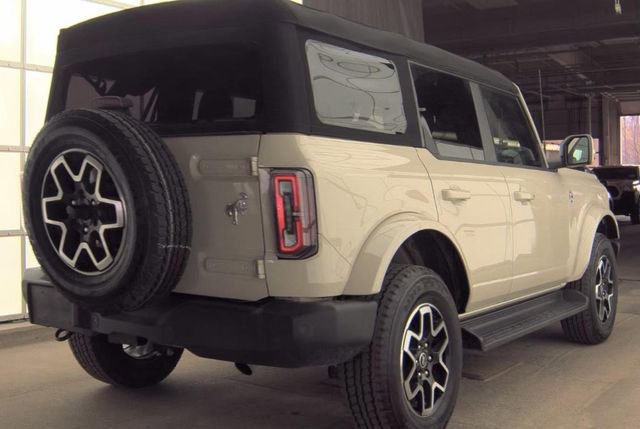 Certified 2025 Ford Bronco Outer Banks AWD/4WD image 4