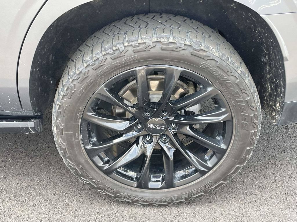 Used 2021 GMC Yukon Denali w/ Denali Premium Package AWD/4WD image 9