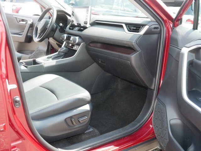 Used 2022 Toyota RAV4 Limited AWD/4WD image 19