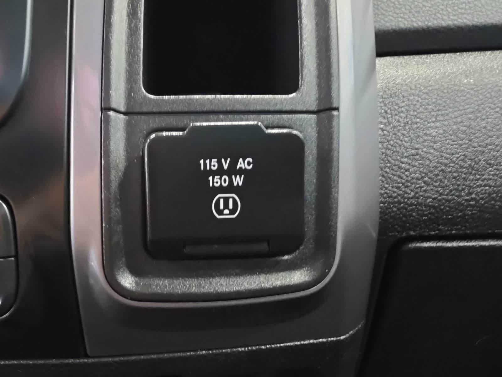 Used 2022 RAM 1500 Classic SLT AWD/4WD image 22