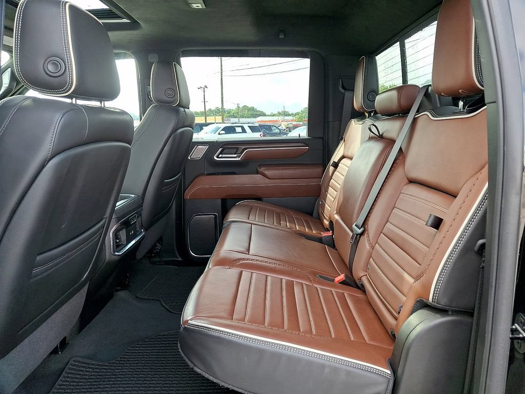 Used 2024 GMC Sierra 3500 Denali Ultimate AWD/4WD image 10