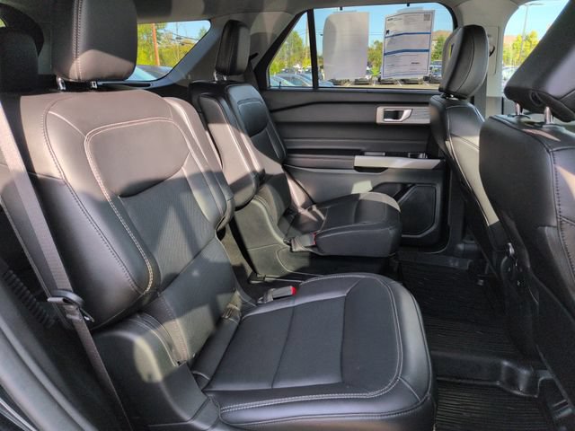Certified 2023 Ford Explorer Limited w/ Equipment Group 301A AWD/4WD image 17