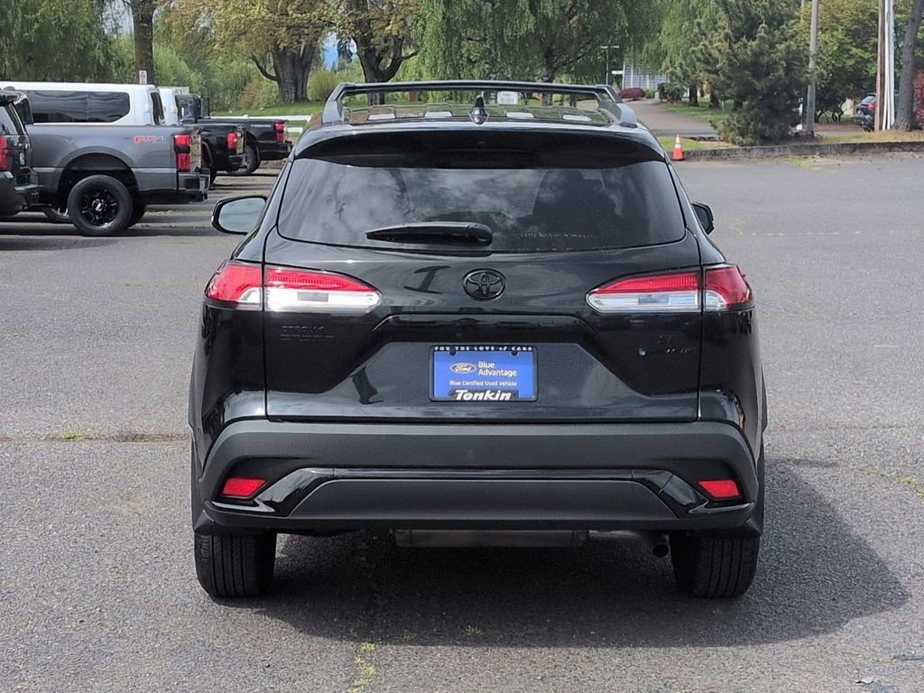 Used 2025 Toyota Corolla Cross AWD Hybrid w/ Moonroof Package image 4