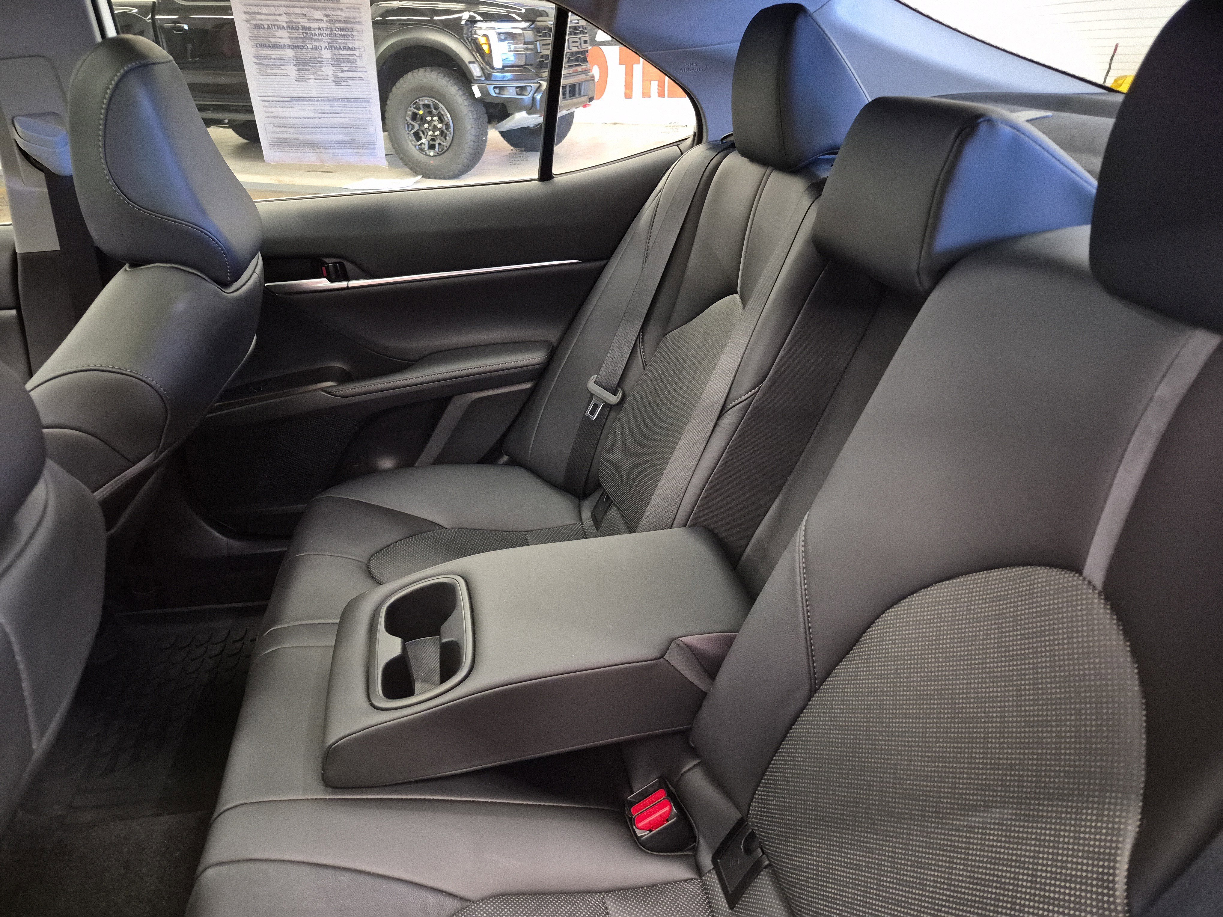Used 2024 Toyota Camry XLE FWD image 17