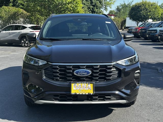 Certified 2024 Ford Escape ST-Line w/ Tech Pack #1 AWD/4WD image 2
