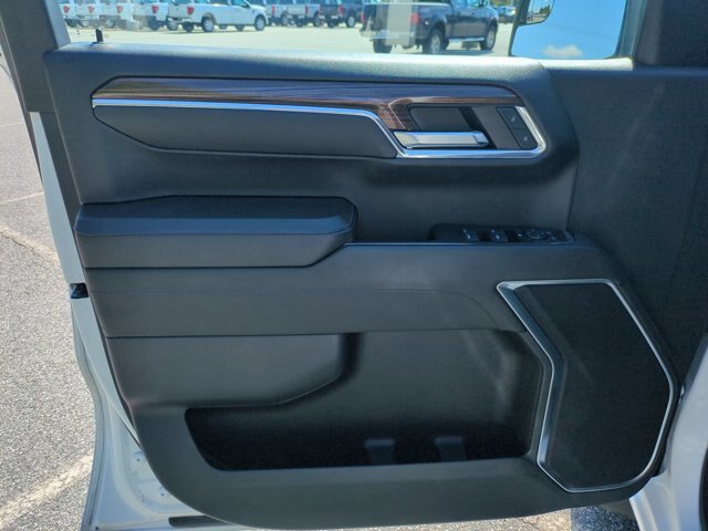 Used 2024 Chevrolet Silverado 1500 LT AWD/4WD image 13