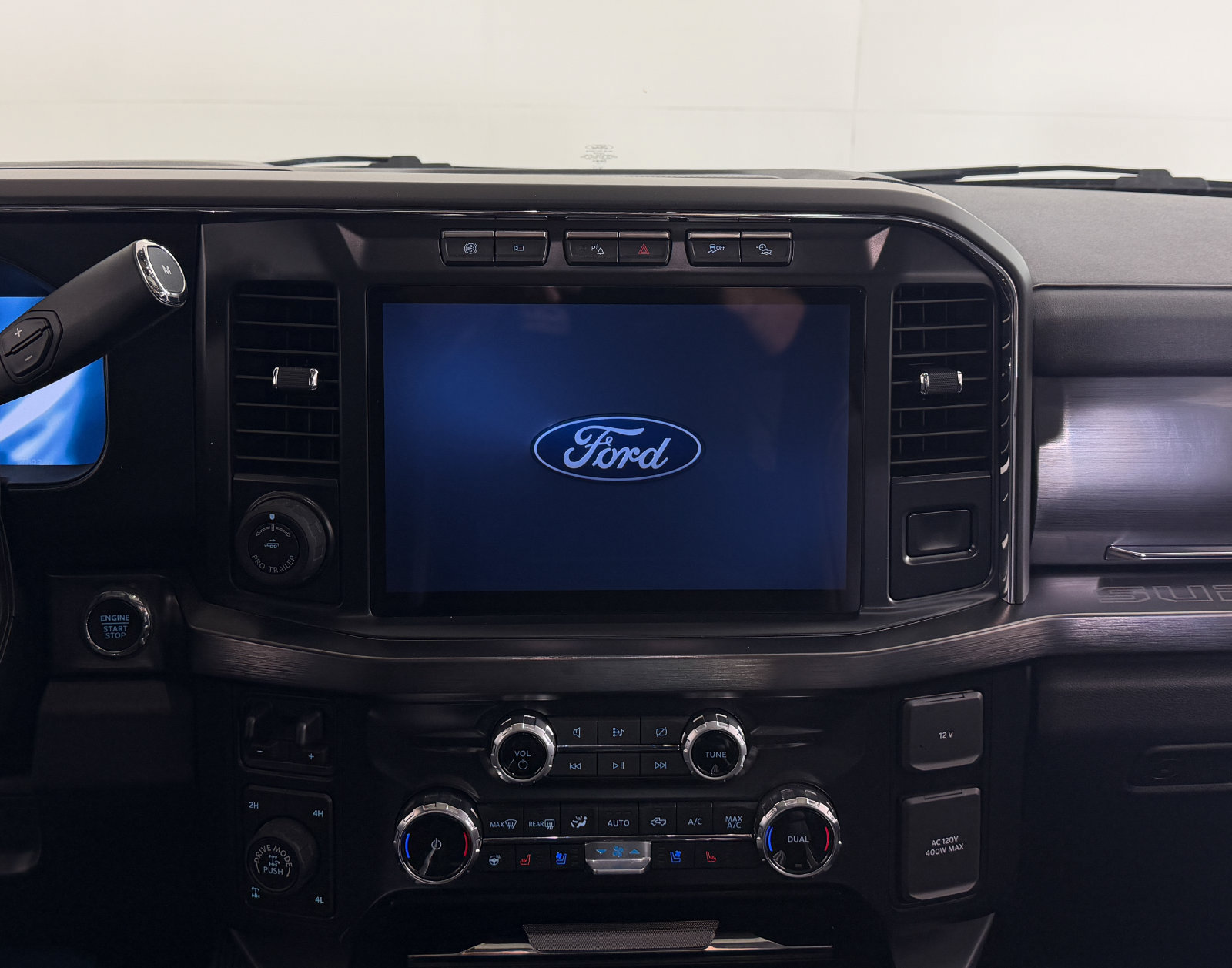 Certified 2024 Ford F250 Lariat w/ Lariat Ultimate Package AWD/4WD image 11