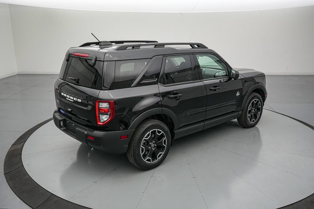 Certified 2025 Ford Bronco Sport Outer Banks w/ Outer Banks Tech Package+ AWD/4WD image 4