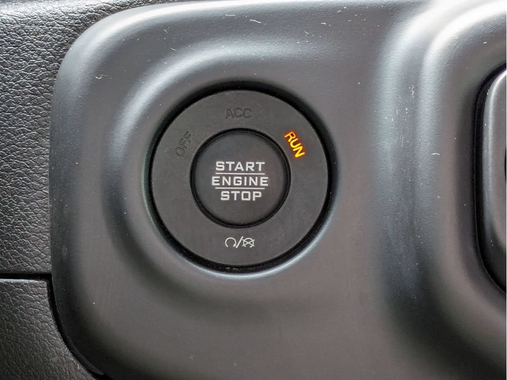 Used 2020 Jeep Wrangler Unlimited Sahara AWD/4WD image 18