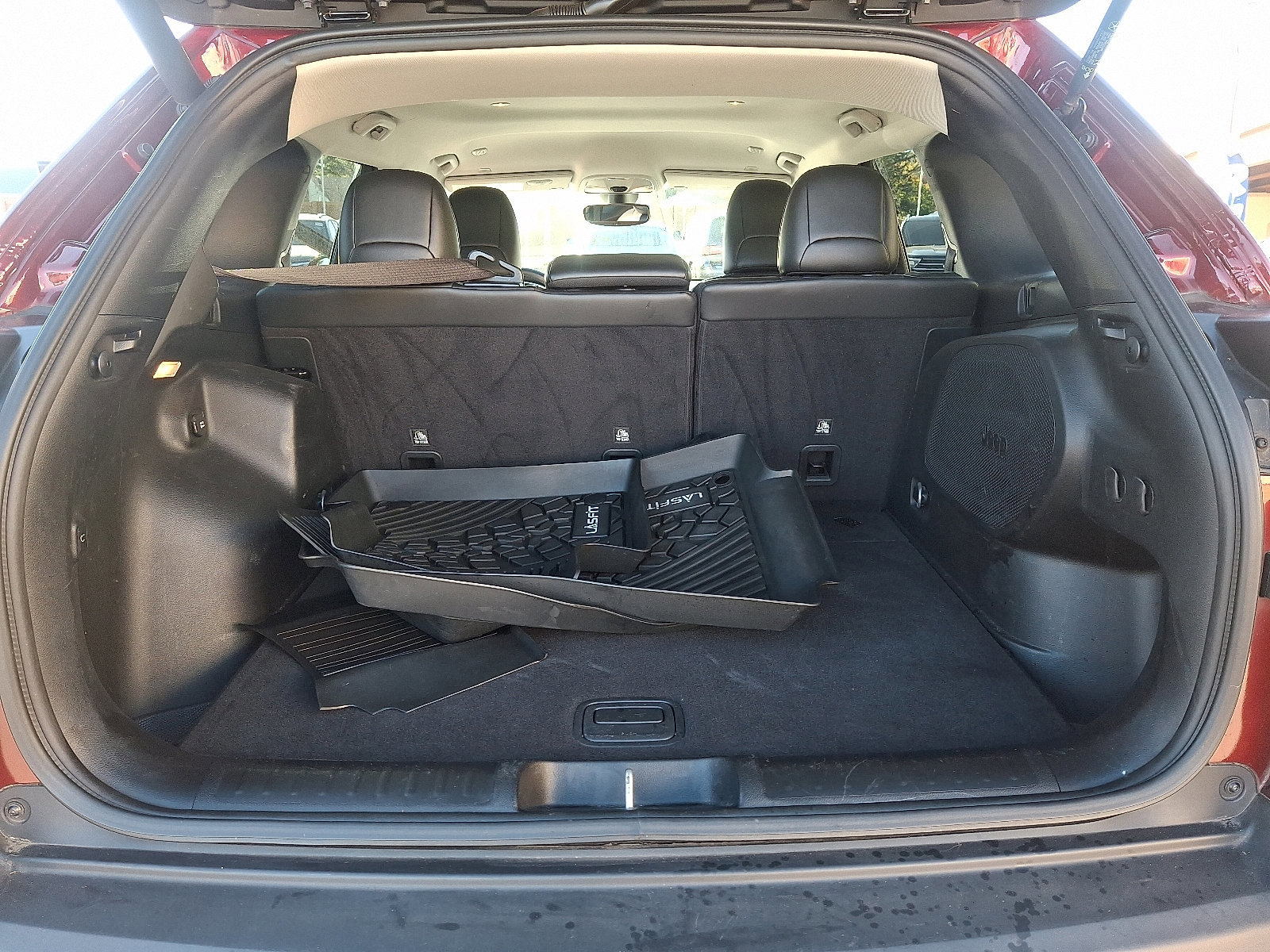 Used 2019 Jeep Cherokee Limited image 28