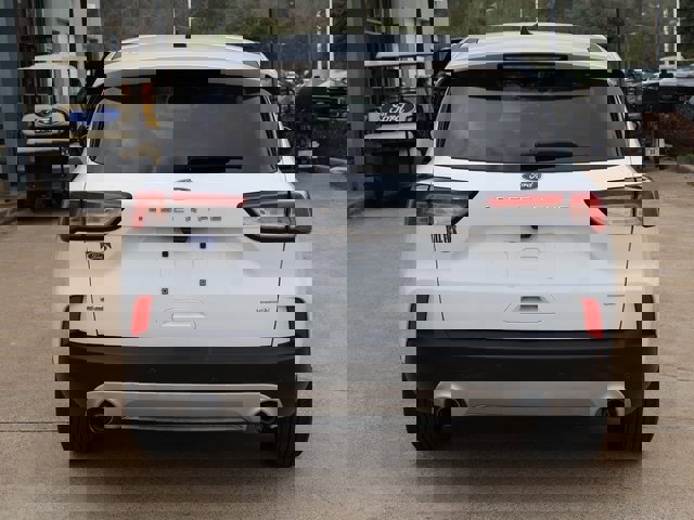 Certified 2020 Ford Escape SE image 4