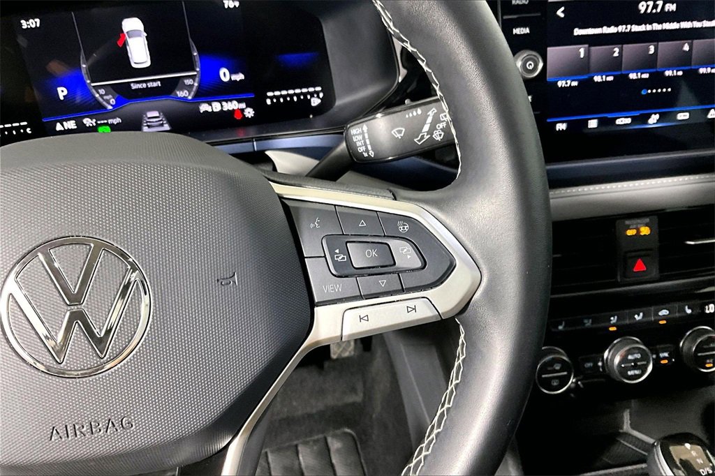 Used 2024 Volkswagen Taos SE image 15