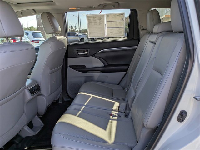 Used 2019 Toyota Highlander Limited image 14