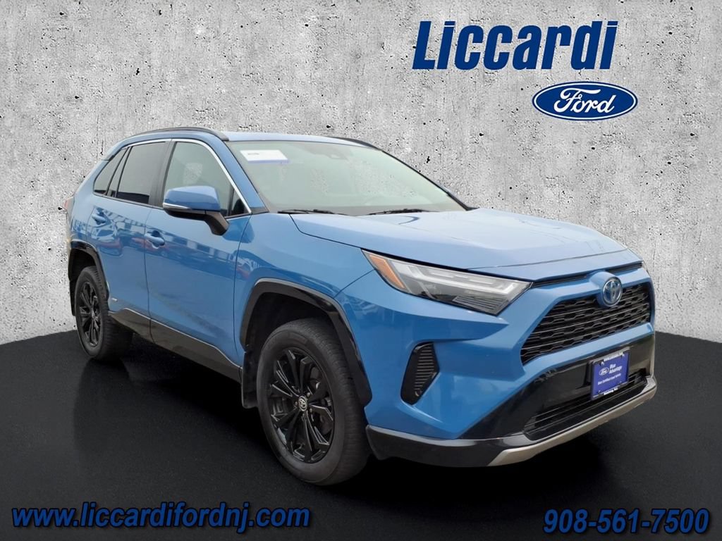 Used 2022 Toyota RAV4 SE w/ Convenience Package AWD/4WD image 1