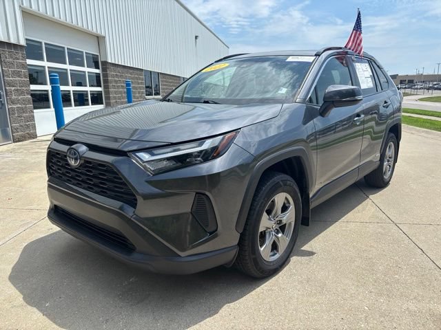 Used 2022 Toyota RAV4 XLE w/ Convenience Package AWD/4WD image 5