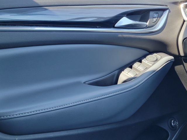 Used 2020 Buick Enclave Essence FWD image 37