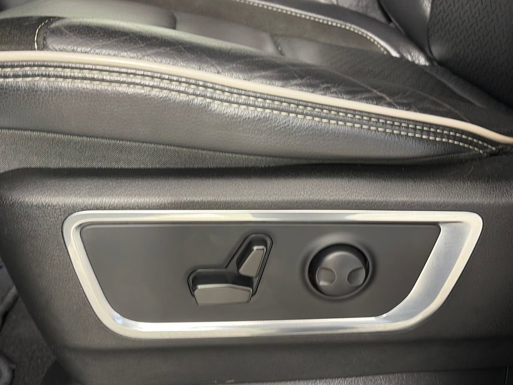 Used 2025 RAM 1500 Laramie image 26