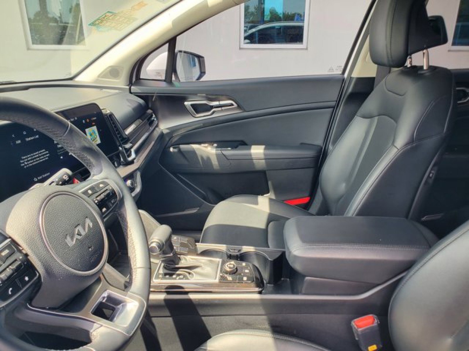 Used 2024 Kia Sportage EX image 10